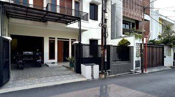 Gambar 1 Tebet Rumah Fresh Lay Out Lega Lokasi Depan Taman