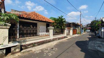 Gambar 1 Rumah siap huni lokasi strategis dekat plaza Pd.Gede di Pondok gede housing 1