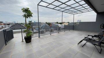 Gambar 5 Rumah 3 Lantai Bagus Furnished SHM di Cengkareng, Jakarta Barat