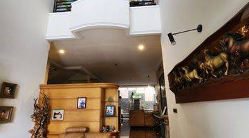 Gambar 2 Rumah 3 Lantai Bagus Furnished SHM di Puri Indah, Jakarta Barat