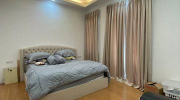 kamar tidur rumah di green lake cluster