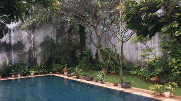 Gambar 2 Rumah 2 lantai Furnished di Sewakan, Menteng