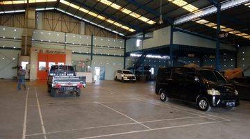 Gambar 2 DI JUAL  
BENGKEL / WORKSHOP 
KARAWANG BARAT TELUKJAMBE 
LT  : 2.400 M2  Tingkat
Area Parkir : 95 Mobil
