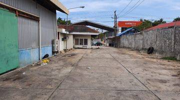 Gambar 2 Kantor + gudang di pinggir jalan sepinggan dengan parkiran yg luas