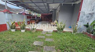 Gambar 2 rumah 1 lantai dengan halaman luas di balikpapan baru