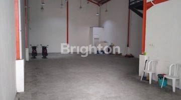 Gambar 1 Di  Warehouse Strategis di Bizpark Balikpapan