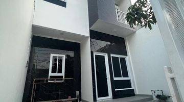 Gambar 1 Dijual Cepat Rumah 2 Lt, Bagus, Baru Renov, Bebas Banjir Kelapa Gading