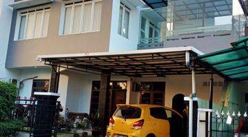 Gambar 5 Rumah 2 Lantai Bagus Semi Furnished Siap Huni 