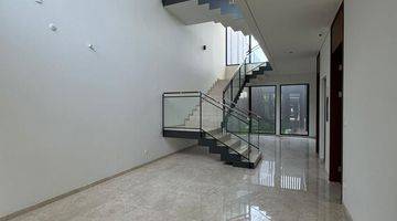 Gambar 2 Rumah Mewah Limited dgn Lift 3lt di Lyndon Navapark BSD City