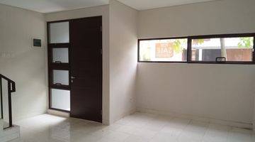 Gambar 2 Rumah 2 Lantai Bagus Unfurnished SHM Le Freeya Lippo Cikarang