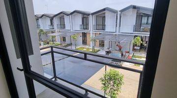 Gambar 3 Rumah 2 Lantai Baru 3 Kamar Uptwon Estate Lippo Cikarang