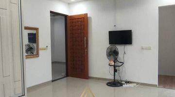 Gambar 4 Jual Cepat Rumah 2,5 Lantai Beverly Green Batam Center