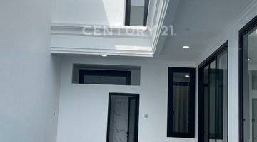 Gambar 2 Rumah Brand New Senayan Bintaro Jaya Sektor 9 Ada Kolam Renang 