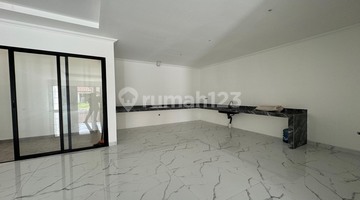 Gambar 3 Rumah Baru SUTERA FLAMBOYAN Alam Sutera American Classic 3 Lantai