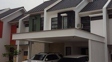 Gambar 1 Rumah cantik siap huni 3 lantai, SHM, berada dalam cluster di pondok melati Bekasi.