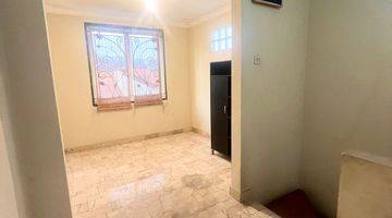 Gambar 3 Rumah 2 Lantai Bagus Unfurnished SHM di Sayap Dago , Bandung