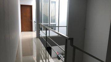 Gambar 2 Rumah Bagus Unfurnished SHM di Kopo Mas , Bandung