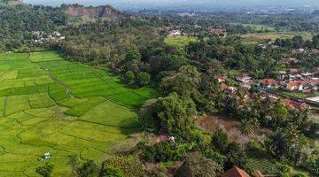 Gambar 1 Tanah Cianjur View Gunung, dengan jalan lebar sudah beton