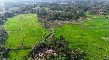 Gambar 2 Tanah Cianjur View Gunung, dengan jalan lebar sudah beton