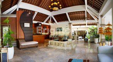 Gambar 1 LUXURY FREE HOLD VILLA AND SPA WITH OCEAN VIEW