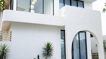 Gambar 2 Villa Mewah 4 BR Full Furnished Dekat Pantai Pererenan Canggu