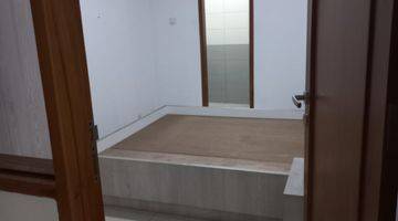 Gambar 2 Rumah 2 Lantai Bagus Semi Furnished SHM di Pasirluyu, Kembar