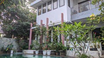 Gambar 1 Dijual Rumah Luxury Semi Furnished Bagus 