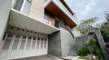 tampak depan rumah sentra duta minimalis tropical