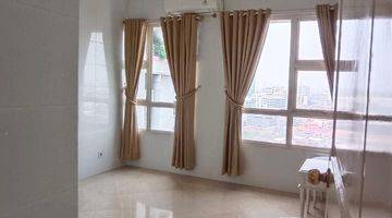 Gambar 1 Siap Huni 3+1BR Grand Tropic Jakarta Barat