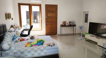 Gambar 1 Rumah 2 Lantai Bagus Furnished SHM di Duri Kosambi, Jakarta Barat