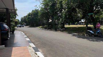 Gambar 3 Rumah Depan Taman 2 Lantai Didalam Cluster Elite Kota Wisata Cibubur