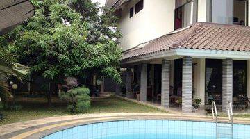 Gambar 1 Rumah Private Pool, Pondok Cabe, Garden Party House