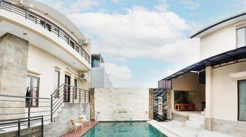 Gambar 2 Best Location Villa With 6 Bedroom For Sale In Jimbaran 