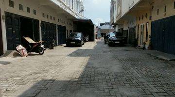 Gambar 2 Dijual Townhouse Siap Huni 2,5 Lantai Dlm Komplek Daerah Krakatau