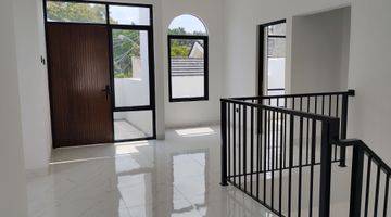 Gambar 4 DIJUAL Rumah Baru Hook Kolam Renang di Sentul City