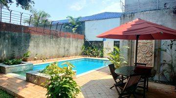 Gambar 1 Disewa Rumah Asri Full Furnished Ada Pool Di Kemang , Jaksel