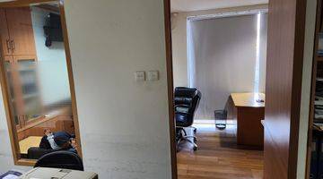 Gambar 5 Ruang Kantor Full Furnished