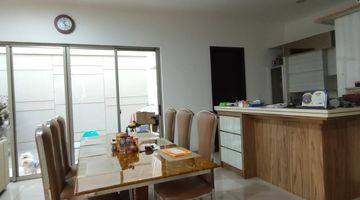 ruang makan rumah pik2 furnished 10x18 cluster