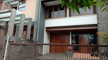 Gambar 1 Rumah Lux Classic di Komplek Setraduta Bandung