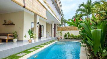 Gambar 1 Yearly Rent 3 BR Villa With Rice Field View In Berawa Canggu