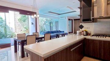 Gambar 5 KEBAYORAN BARU LUXURY TROPICAL HOUSE, JAKARTA SELATAN