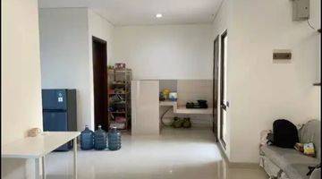 Gambar 2 Rumah 2 Lantai Greenwich Bsd