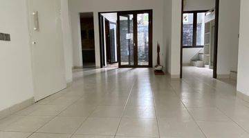 Gambar 3 Dijual Cepat Rumah Bu Semi Furnish Cluster Serenade Lake Gading Serpong