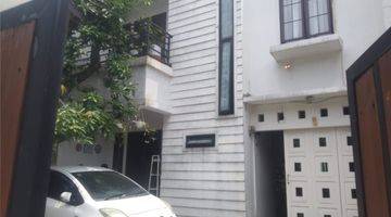 Gambar 2 Dijual Rumah Cantik 2 Lantai di Jl. Mampang Prapatan X,  Jakarta Selatan 