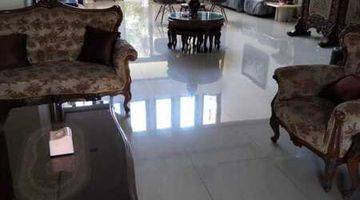 ruang tamu rumah di jual dkt taman