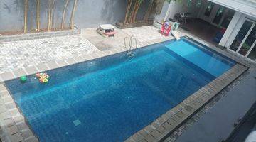 Gambar 4 Rumah Kemang  1000 Meter Privat Pool