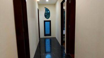 Gambar 5 Rumah Full Furnish Stratrgis Di Kemang Jaksel