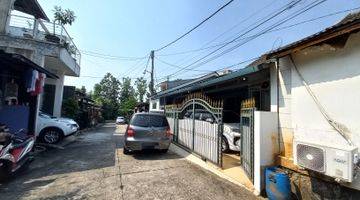 Gambar 5 Rumah rapi sudah renovasi dalam cluster di Bukit Dago, Rawakalong