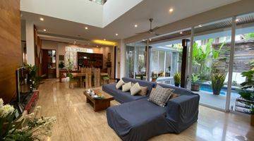 Gambar 2 TROPICAL MODERN 3BED VILLA IN KEROBOKAN NEAR PETITENGET BEACH