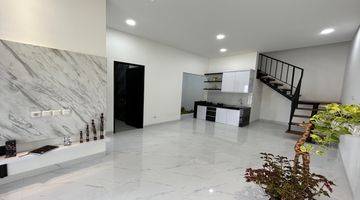 Gambar 4 Rumah Brand New Samping Pintu Toll BSD